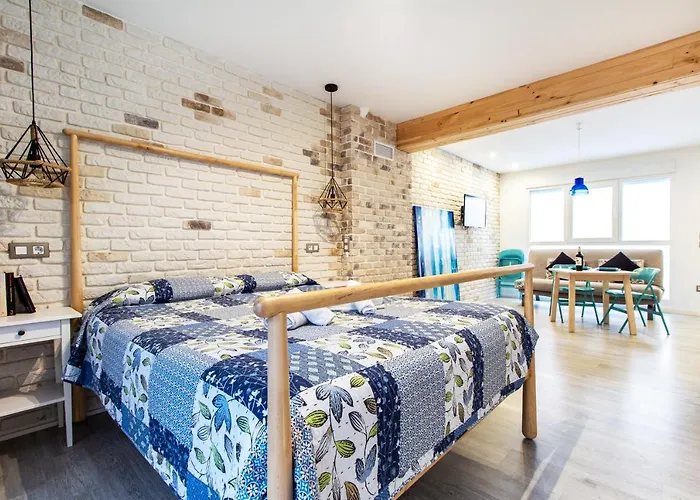 Chic Y Renovado Loft En La Playa Appartement