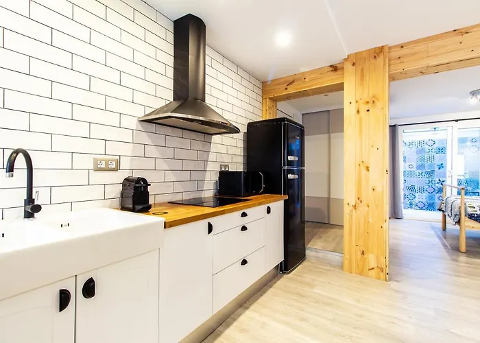 Chic Y Renovado Loft En La Playa فالنسيا